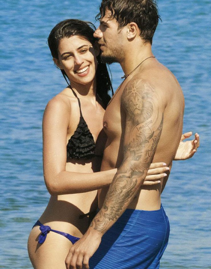 Οι φήμες θέλουν το ζευγάρι της ελληνικής showbiz να χωρίζει αλλά εκείνο έκανε δημόσια εμφάνιση