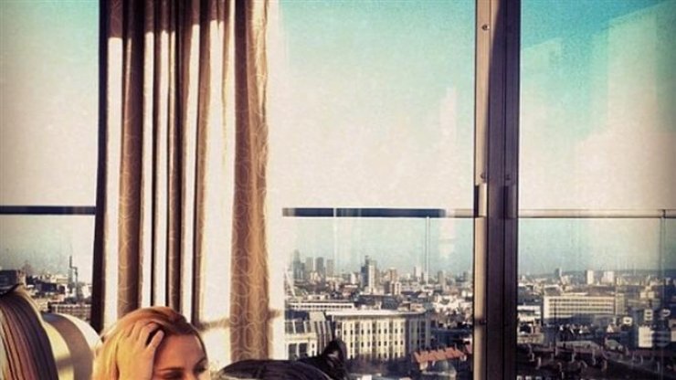 Θέα από το δωμάτιό της - Η Ελληνίδα παρουσιάστρια έκανε Χριστούγεννα στο Λονδίνο