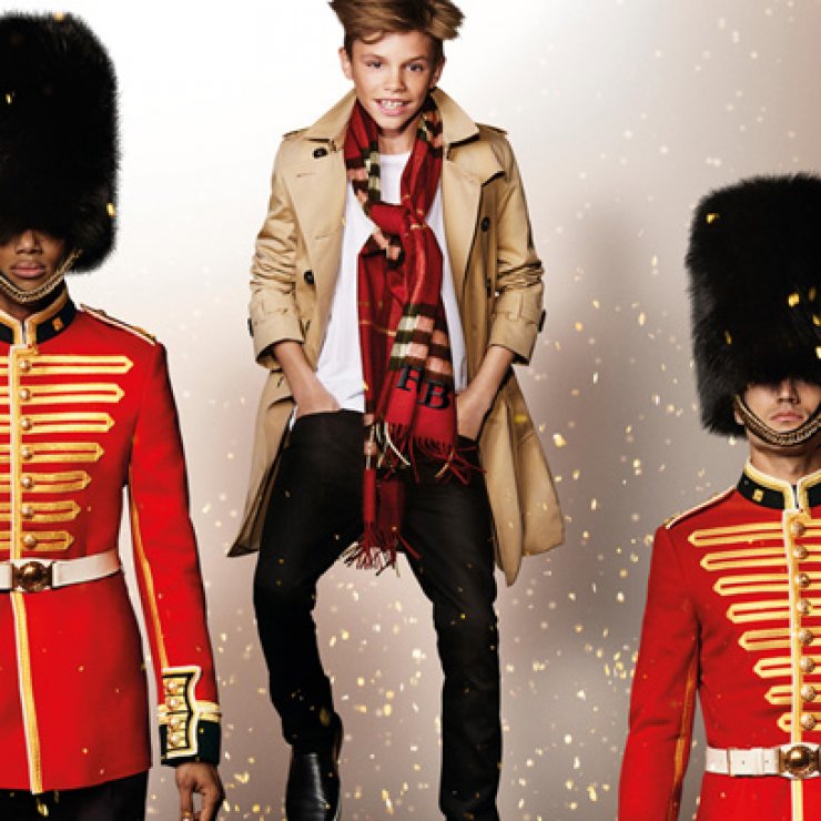 Romeo Beckham, Naomi Campbell και Rosie Huntington- Whiteley σε μια μαγευτική καμπάνια 