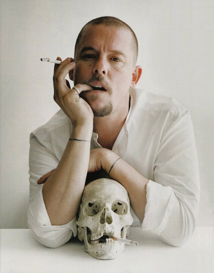 Alexander McQueen: Οι αποκαλύψεις που σοκάρουν, 5 χρόνια μετά την αυτοκτονία του