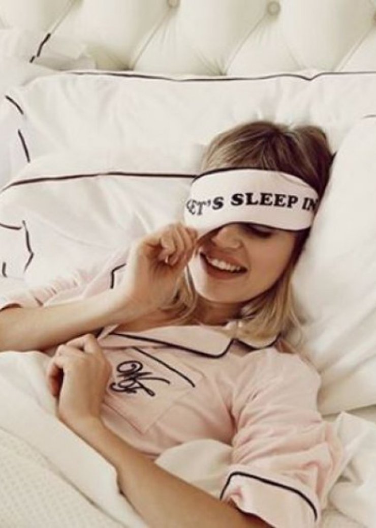 Ξύπνησες με μαύρους κύκλους κάτω από τα μάτια; Εξαφάνισέ τους με 2 φυσικές λύσεις express!