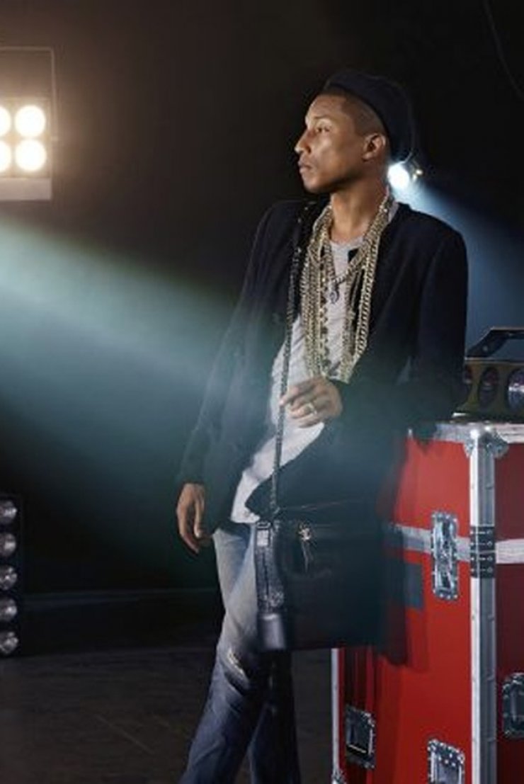 Ο Pharrell Williams πρωταγωνιστεί σε video για τσάντα του οίκου Chanel