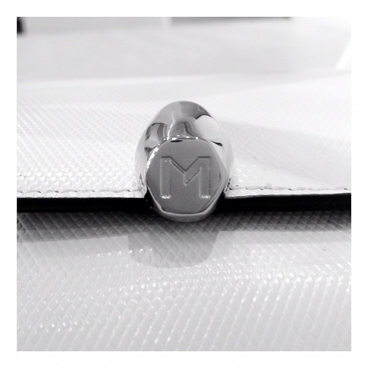 Mugler: Νέα συλλογή από τσάντες