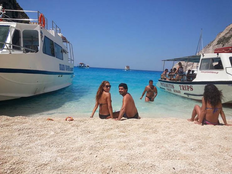 Κατερίνα Κωνσταντίνου: Οι διακοπές με τον αγαπημένο της στην Ζάκυνθο