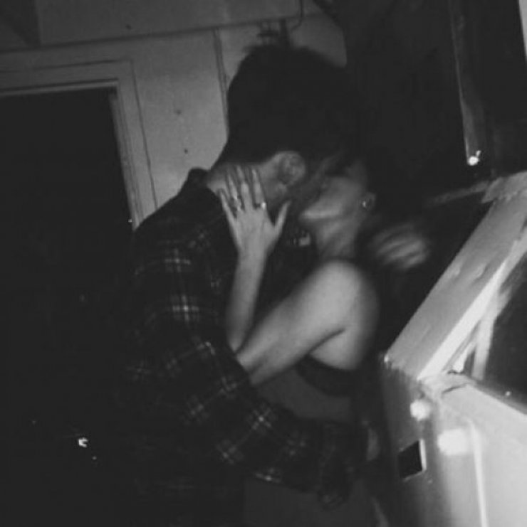 6 σκέψεις που κάνει ένας άντρας όταν του λες ότι είσαι single