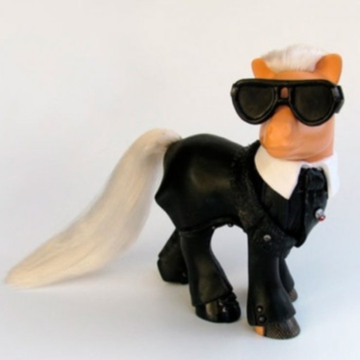 Ο Karl Lagerfeld έγινε πόνυ!