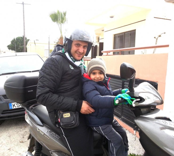 Κωνσταντίνος Κωνσταντίνου: Οδηγώντας την μηχανή με τον γιο του