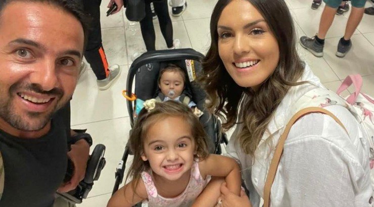 Κρίστη Αγαπίου – Πανίκος Λειβαδιώτης: Ταξίδι με τα δύο τους παιδιά στην Κορσική [εικόνες]