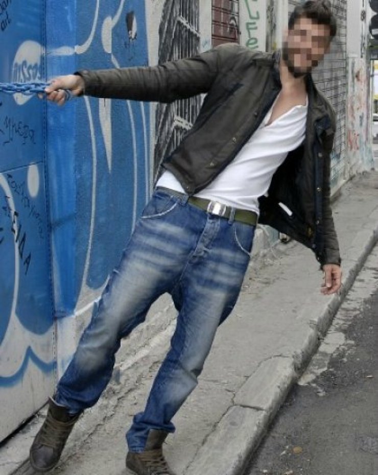 Ποιος γνωστός ηθοποιός είναι ένα βήμα πριν υπογράψει στην εκπομπή «Μες στην καλή χαρά»;