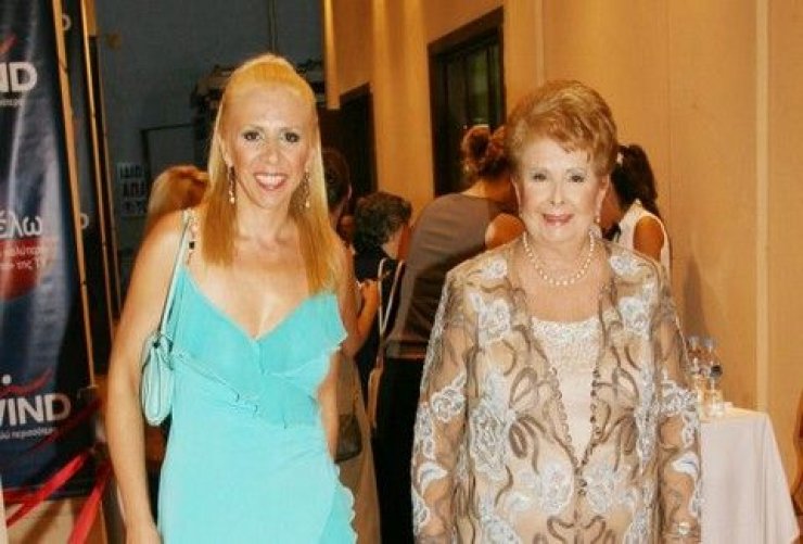 ΕΚΤΑΚΤΟ: Νεκρή η κόρη της Βέφας Αλεξιάδου, Αλεξία!!! Πέθανε ξαφνικά στον ύπνο της