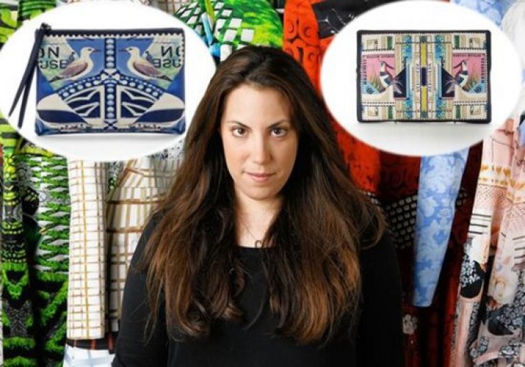 Κυκλοφορεί την πρώτη της σειρά με τσάντες η Katrantzou