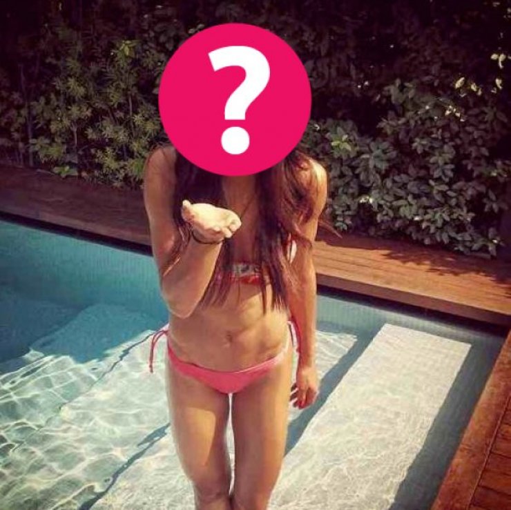  Αναγνωρίζετε την Ελληνίδα τραγουδίστρια με το θανατηφόρο κορμί;