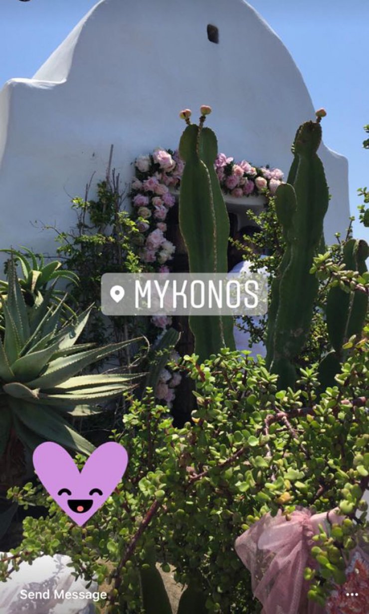 Βάφτιση στην Μύκονο για την κόρη της... 