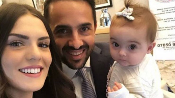 Λειβαδιώτης - Αγαπίου: Το φωτογραφικό άλμπουμ του ταξιδιού τους στο Λονδίνο με τη μικρή Ελύσια!