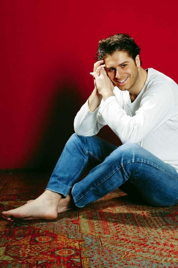 Αλέξανδρος Μπουρδούμης: Απαντά σε δημοσίευμα που τον θέλει μαζί με τη Ρόζμαρι Περάκη