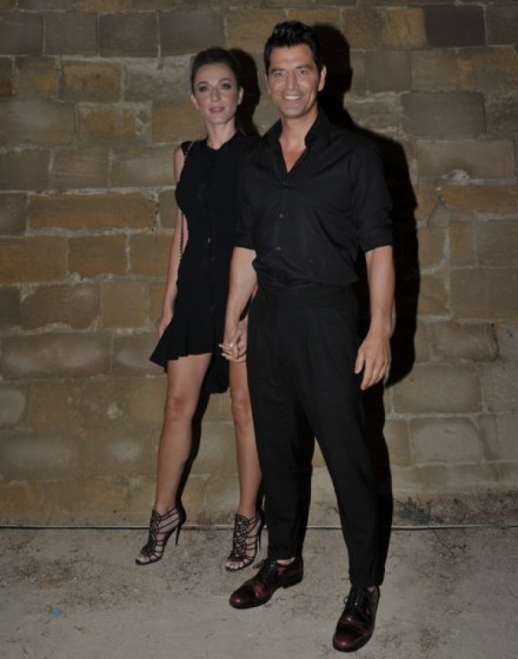 Σάκης Ρουβάς - Κάτια Ζυγούλη: Το παθιασμένο φιλί στο στόμα από την Λευκωσία