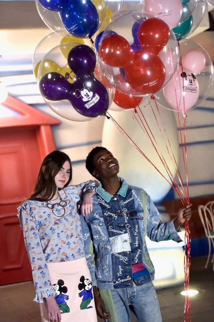 Το πιο παιχνιδιάρικο fashion show πραγματοποιήθηκε στην Disneyland από αμερικανικό brand