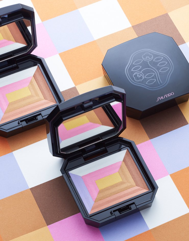 Shiseido, 7 Lights Powder Illuminator: Αναδείξτε την φρεσκάδα και ζωντάνια της επιδερμίδας σας