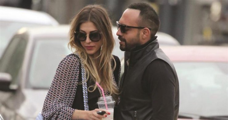 Bασίλης Σταθοκωστόπουλος: Καυτά φιλιά με τη νέα του σύντροφο μπροστά στον φακό