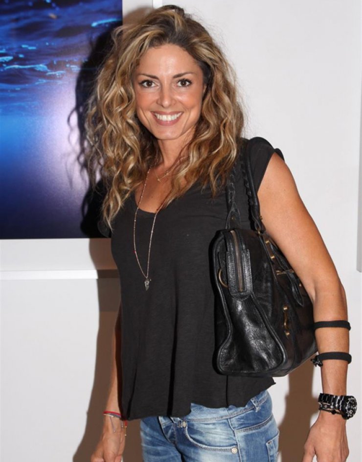 Κόβει ανάσα η Λάσπα με το κορμί της