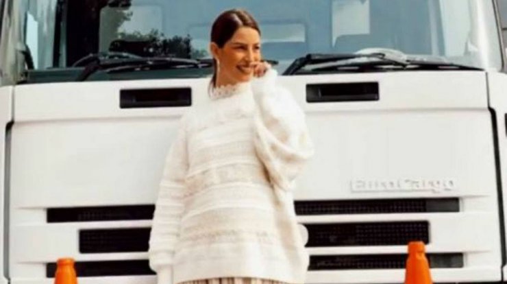 Κωνσταντίνα Ευριπίδου: Μας έβαλε στην υπέροχη κουζίνα του σπιτιού της στο Μονιάτη!