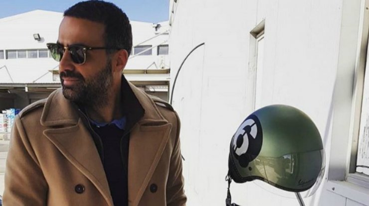 Τα είδαμε όλα πια! Ο Μιχάλης Σοφοκλέους έβγαλε το παντελόνι του σε μπαράκι! [εικόνα & βίντεο]