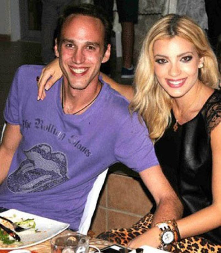 Tάσος Θεοδώρου: Άδειασε την Άντρη Καραντώνη «Δεν είναι κι η βασίλισσα Ελισάβετ» 