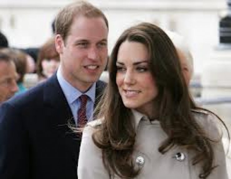 To βιβλίο που καίει την μελλοντική βασίλισσα