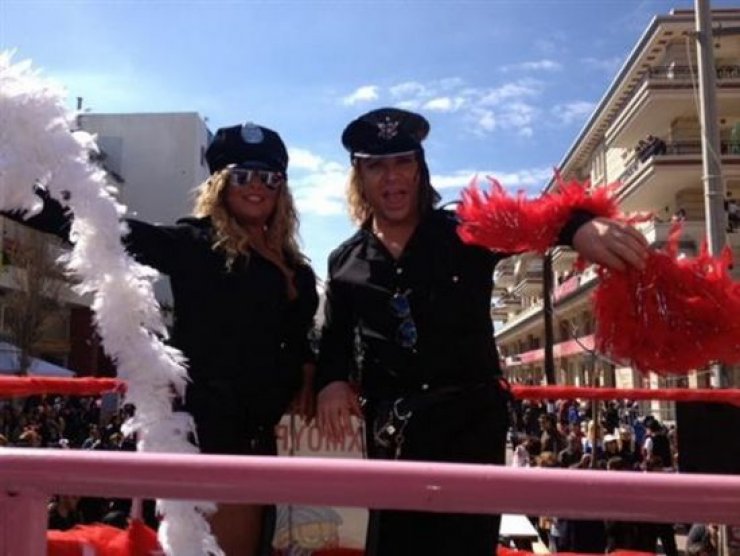 H αποκριάτικη αμφίεση του Τρύφωνα Σαμαρά