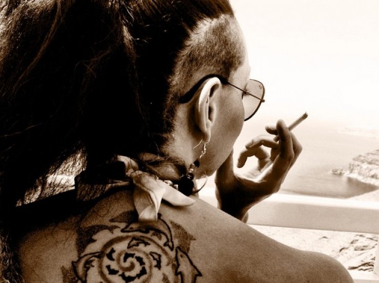 Ποια πρώην Σταρ Ελλάς είναι η κυρία στην φωτογραφία;