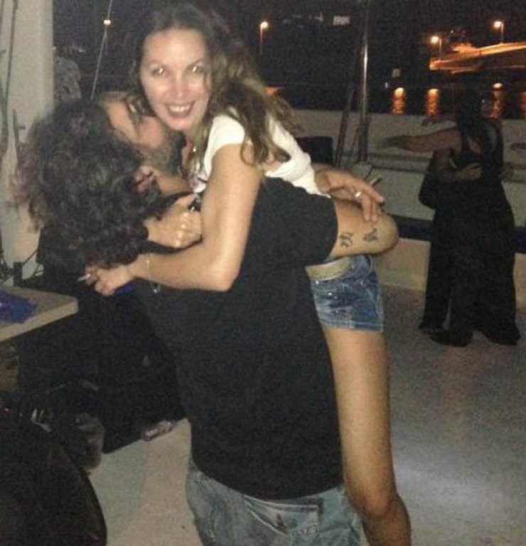 Aλεξία Καρακάννα: Αγκαλιά σε κότερο με το νέο της αμόρε