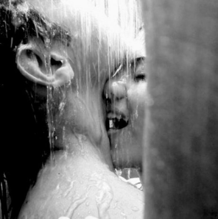 Αυτοί είναι οι 5 κίνδυνοι που κρύβει το σεξ στο ντους