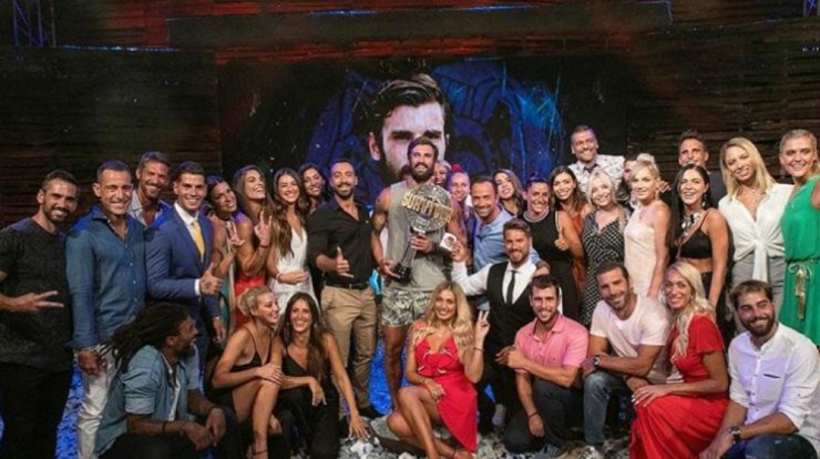 Ένας από τους πιο αγαπητούς παίκτες του "Survivor 2" ανεβαίνει τα σκαλιά της εκκλησίας! [εικόνες]