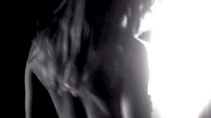 Πασίγνωστη Ελληνίδα μοντέλο κατήγγειλε τον σύντροφό της για βιασμό!