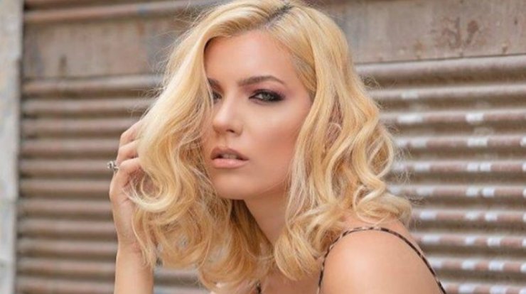 Το πιο αστείο στιγμιότυπο της Άντρης Καραντώνη και το τρολ που της έκαναν! [βίντεο]