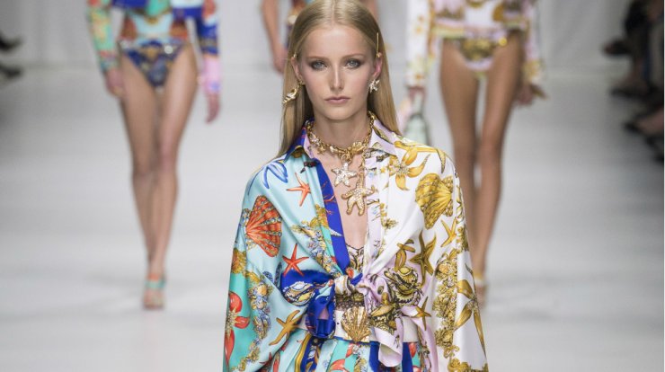 Επένδυσε στο chain print πουκάμισο