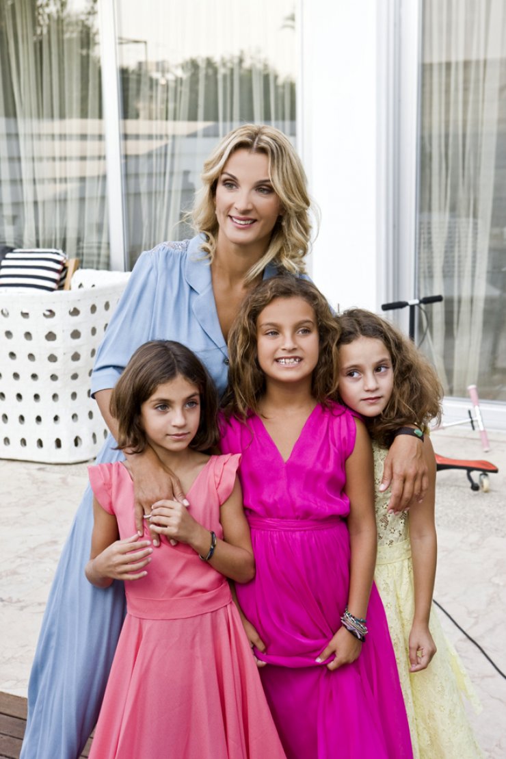 Γιώτα Παπαδοπούλου: Δείτε την κόρη της Έλενα να της φτιάχνει τα μαλλιά