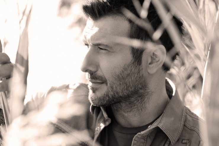 Το νέο τραγούδι του Γιάννη Πλούταρχου