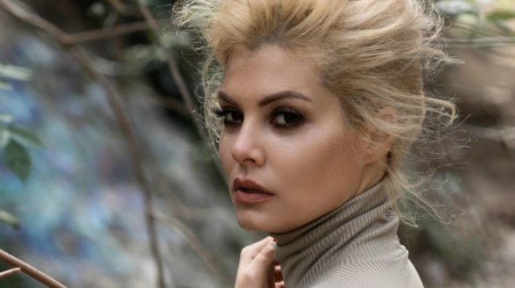 Η Μαρία Κορινθίου δέχθηκε σεξουαλική επίθεση έξω από το σπίτι της!