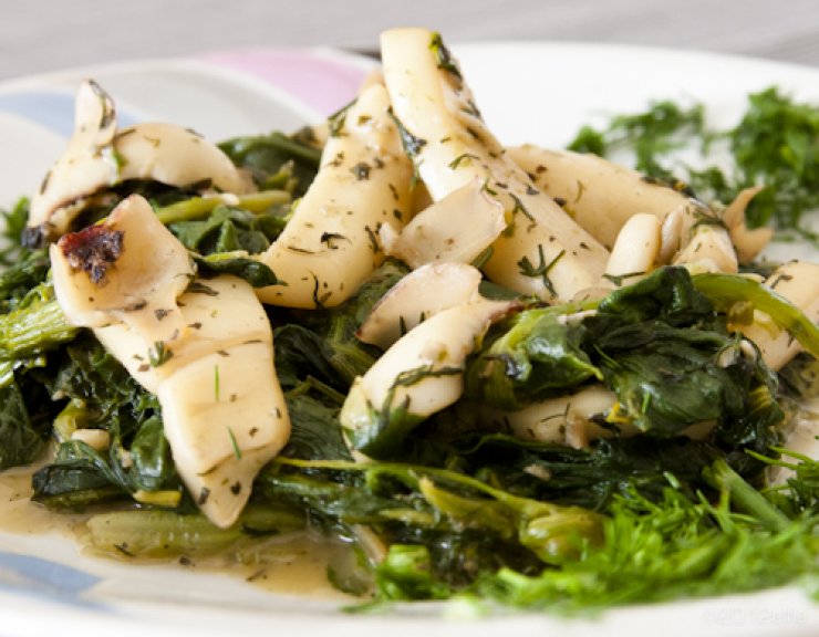 Σουπιές με σπανάκι