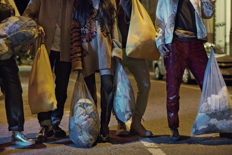  H&M: Σε παροτρύνει να ανακύκλωσεις τώρα τα ρούχα σου 