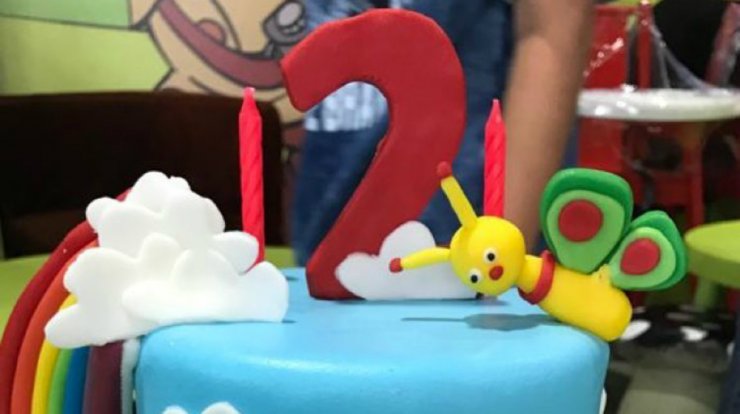 Η υπέροχη τούρτα για τα δεύτερα γενέθλια του γιου ζευγαριού της κοσμικής ζωής του νησιού μας!