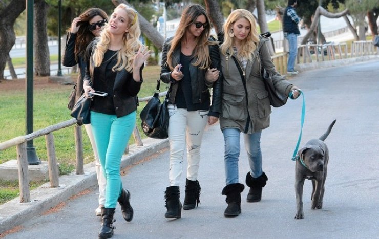 Δούκισσα Νομικού - Κωνσταντίνα Σπυροπούλου: Μαζί στη Βουλιαγμένη