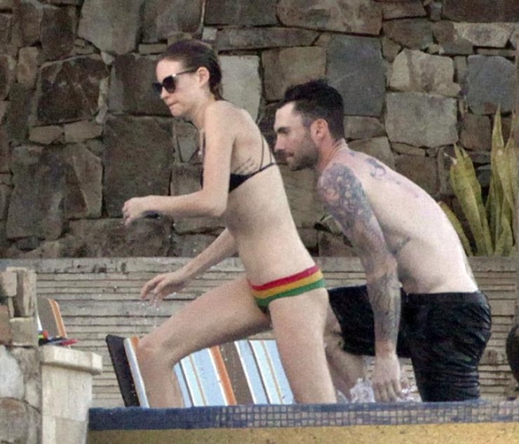 Δείτε τον πιο σέξυ άντρα του πλανήτη σε παιχνίδια στη πισίνα