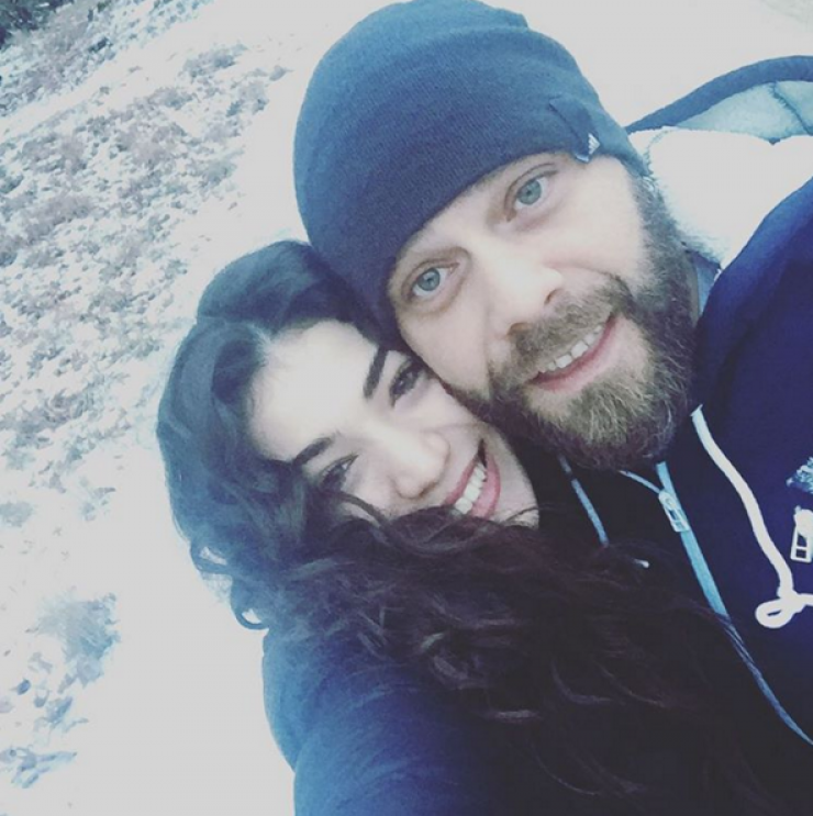 Δεν τους έχουμε δει πιο διαχυτικούς! Τα παθιασμένα φιλιά της Ήβης Αδάμου με τον Μιχάλη Κουϊνέλη!