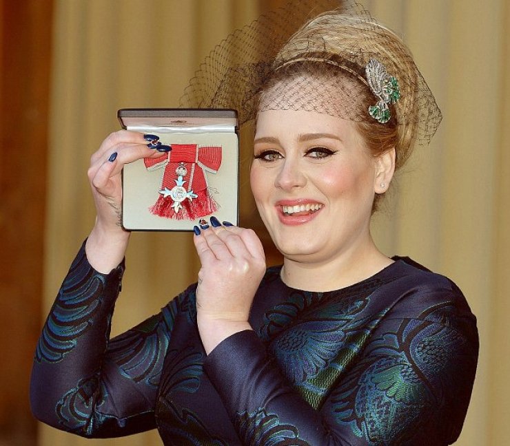 Η  Adele πήρε 30 εκ. λίρες χωρίς να κάνει τίποτα