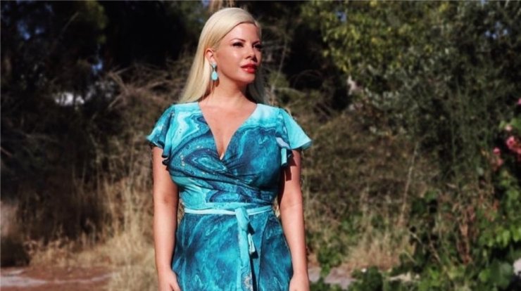 Αντελίνα Βαρθακούρη: Έκανε τη μεγαλύτερη αλλαγή στο hair look της [βίντεο]