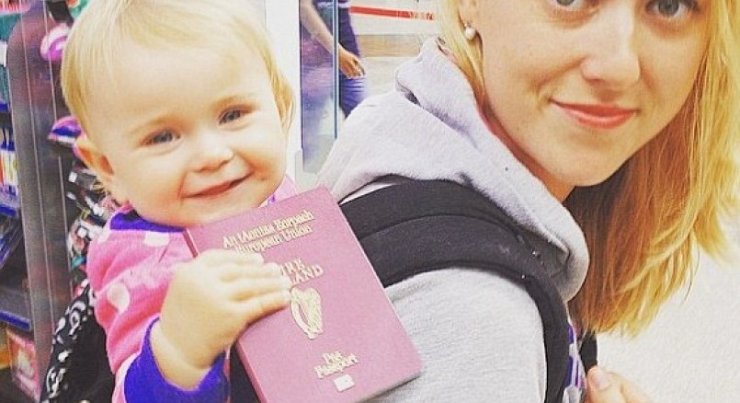 Βρετανίδα πήρε άδεια μητρότητας και γύρισε τον κόσμο 