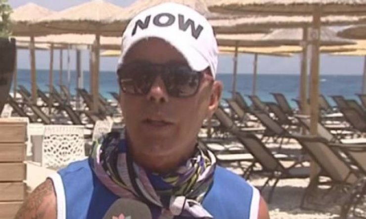 Λάκης Γαβαλάς: Διακοπές στο Ξυλόκαστρο μετά την αποφυλάκισή του!