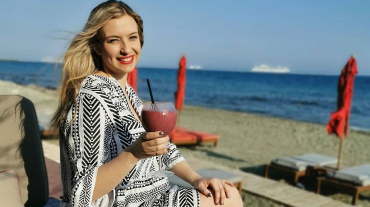 Αφροδίτη Γεωργίου: Η εικόνα με την κορούλα της στην παραλία που λατρέψαμε